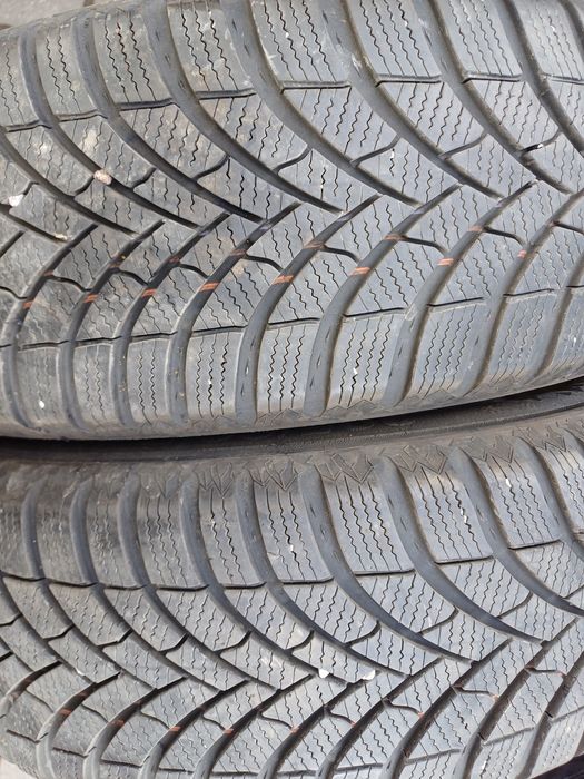 Гуми 205/60/16 Семперит