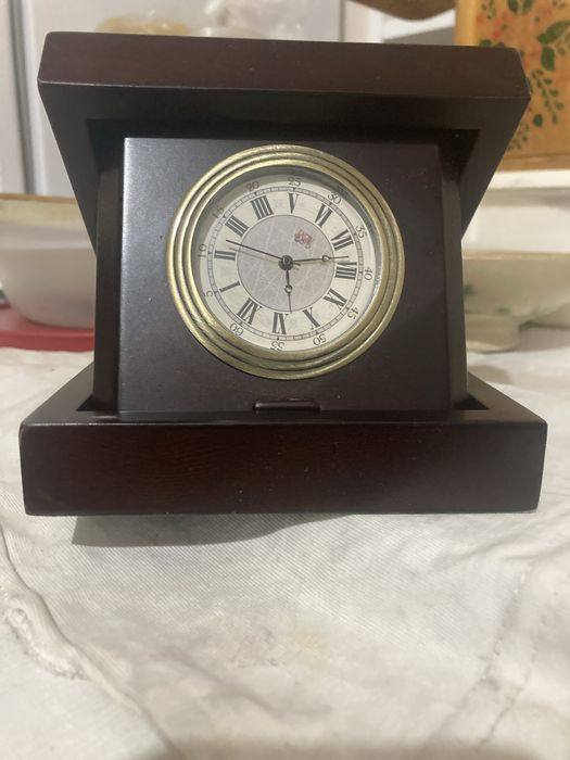 Продам складные настольные часы