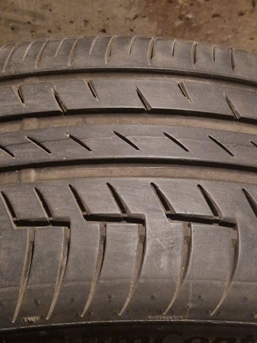 Continental Premium Contact 6. Размер 235/45/18 XL