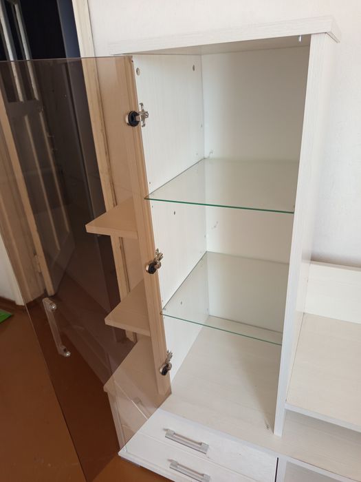 Горка для гостиной, зала.