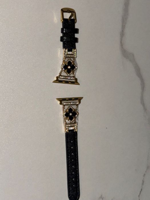 Каишка за Apple Watch с камъни