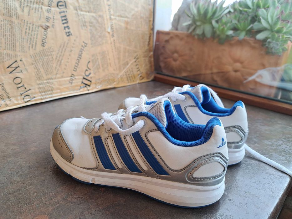 детски маратонки за момче,кецове,спортни обувки,Adidas,номер30,адидас