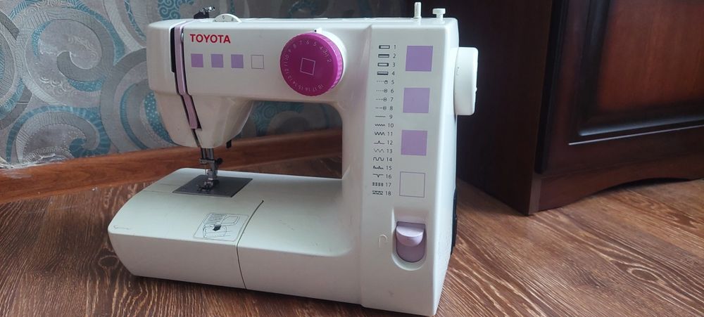 Швейная машинка TOYOTA