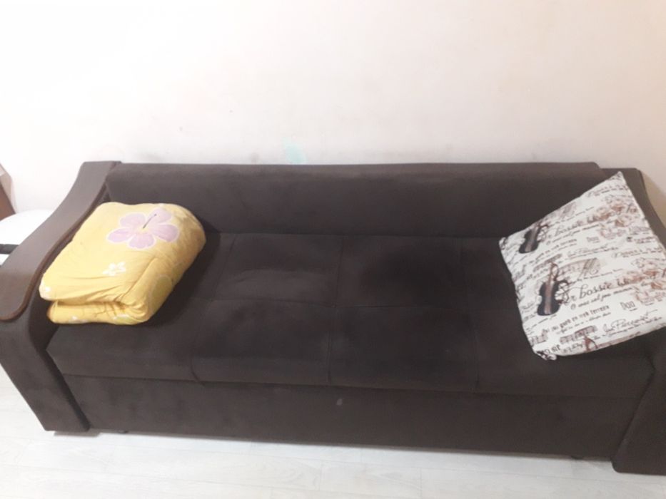 Диван срочна продам