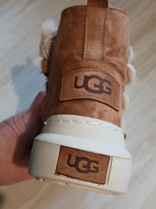 Обувки  (боти )UGG Намаление