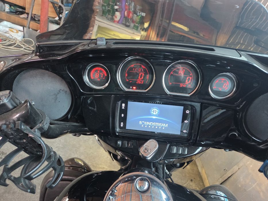 Harley-Davidson 2016 – Echipare Premium, Sunet Puterni