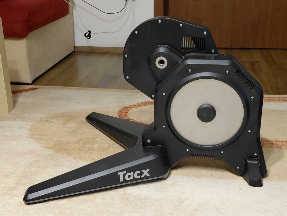 Smart Trainer Direct Drive Garmin Tacx Flux S T2900