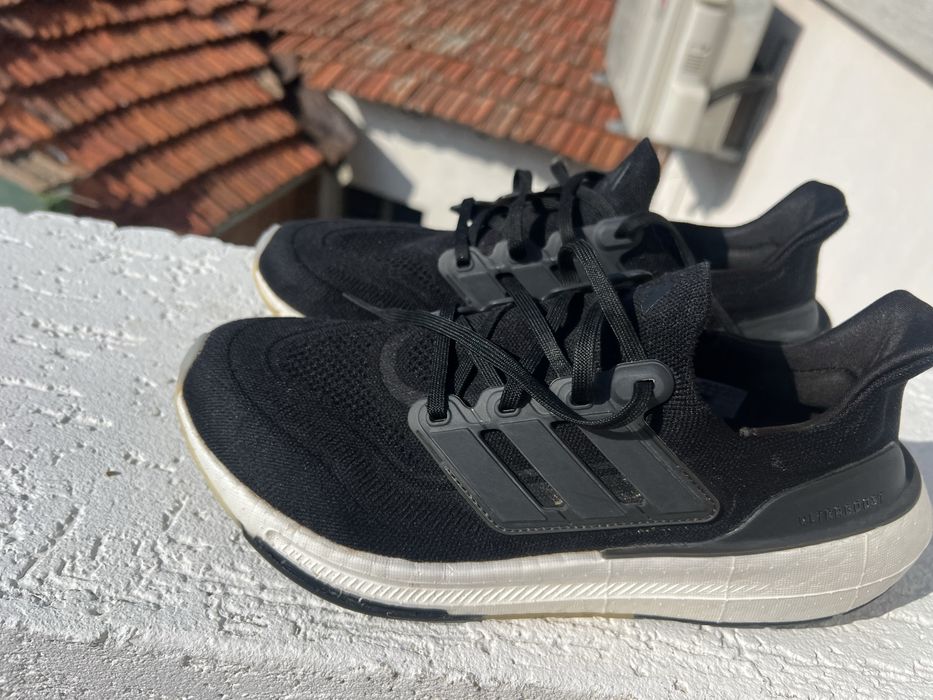 Adidas UltraBoost  43 1/3
