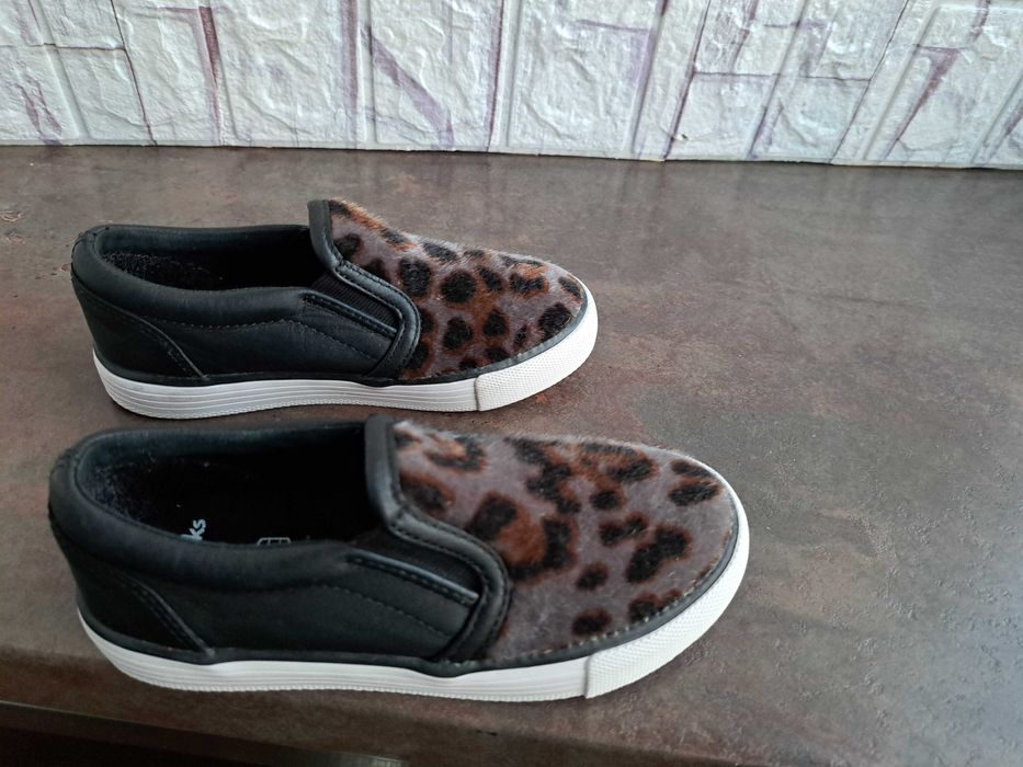 детски маратонки за момиче кецове,спортни обувки Clarks,кларк,ном27,5