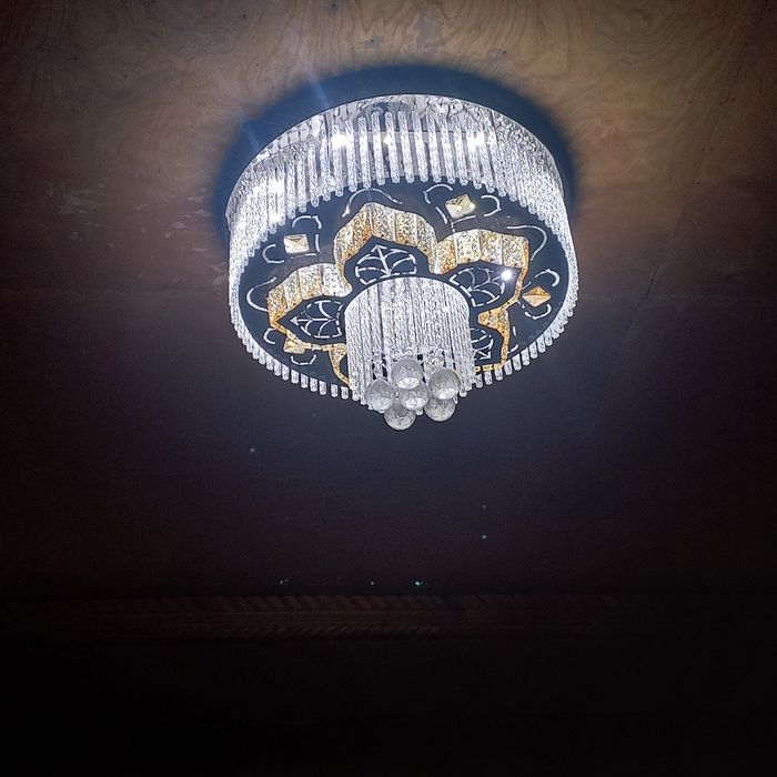 Potolochniy lyustar muzikalniy