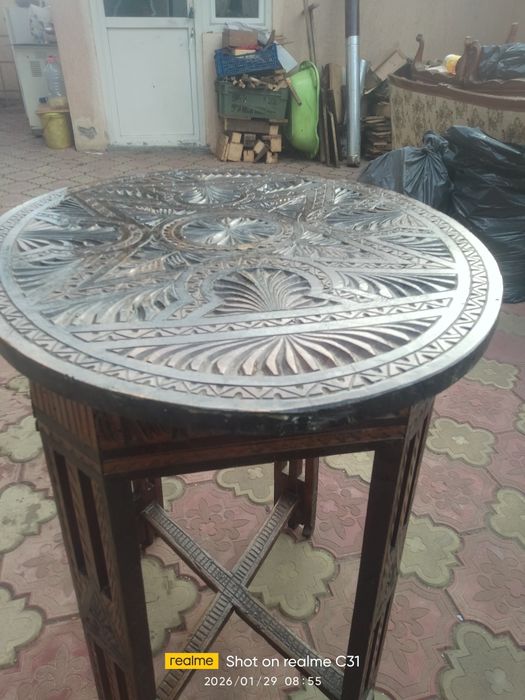 Vând  aceste mese în stare perfecta