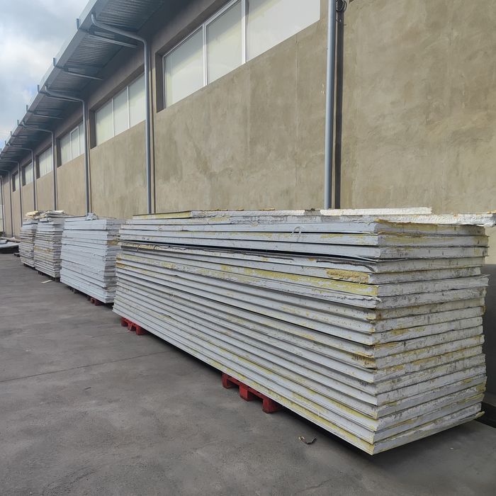 Продается б.у. сандвич панели в хорошем состоянии