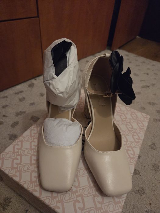 Pantofi noi Lou jo