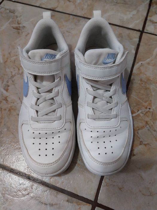 Adidasi nike mar 33,5