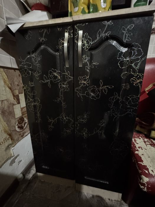 Шкафчик пара б/у