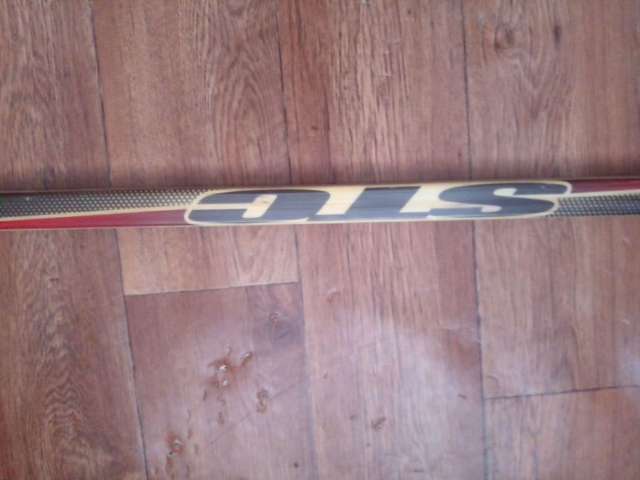 Деревянная клюшка