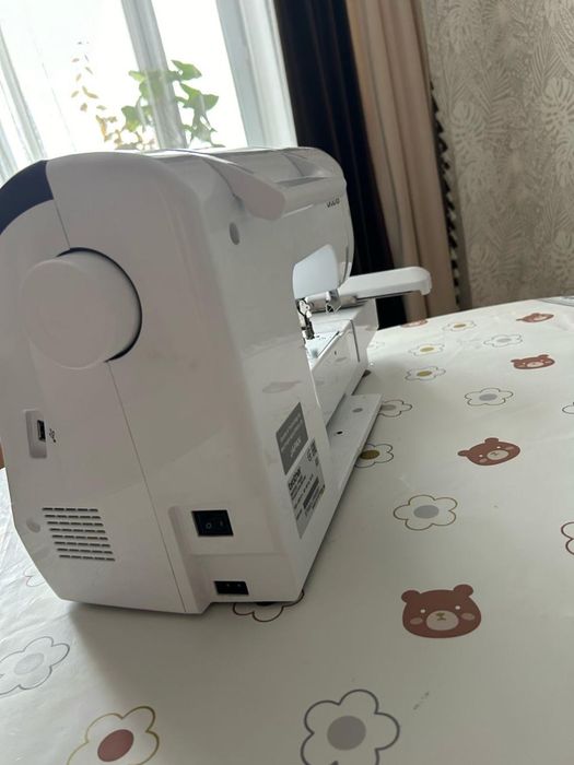 Швейно-Вышивальная машинка