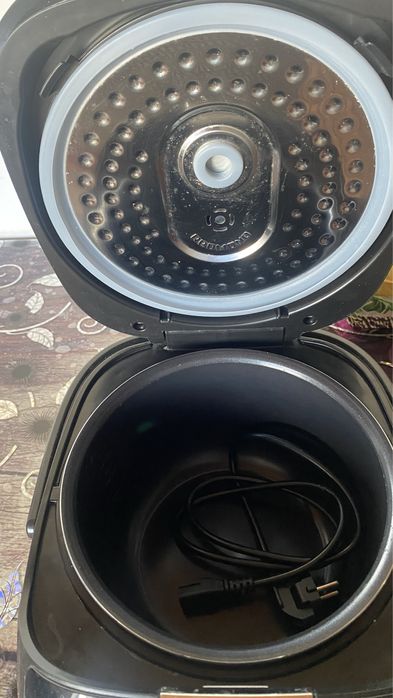 Продам мультиварка Redmond