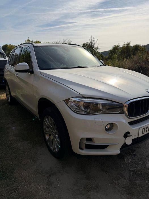 Vand sau dezmembrez bmw x5 f15 3.0D motor defect