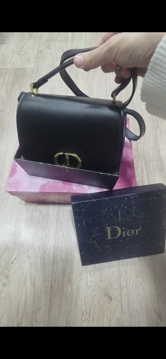 Har xil ayollar kiyimlari