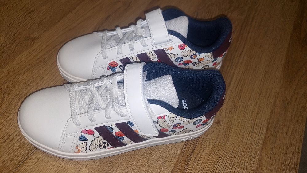 Нови детски маратонки Адидас 35 номер