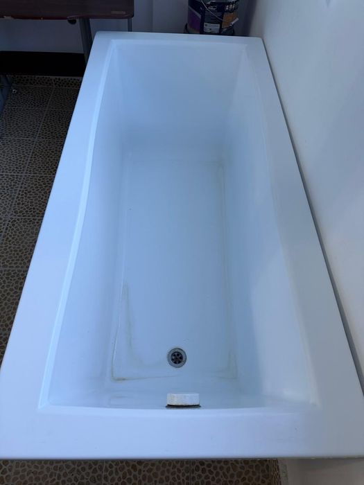 Ванная и унитаз продаются