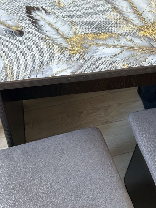 Кухонный стол + 4 табурета (комплект)