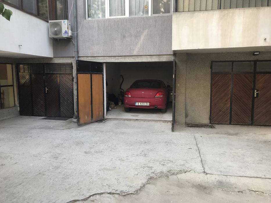 Гараж под наем в центъра на Варна