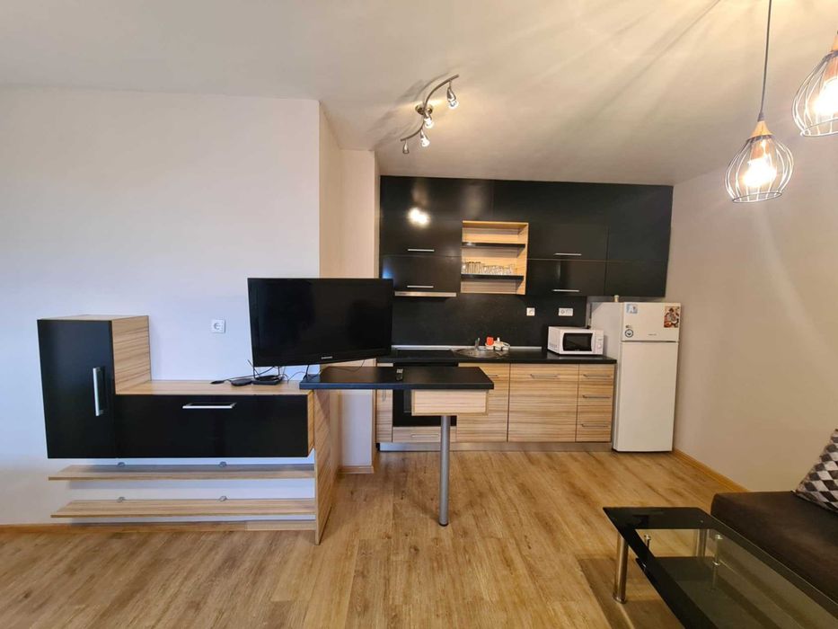 Продава се Тристаен апартамент в Хасково, Тракийски - 73 кв.м за 1299 €/кв.м - Снимка #2