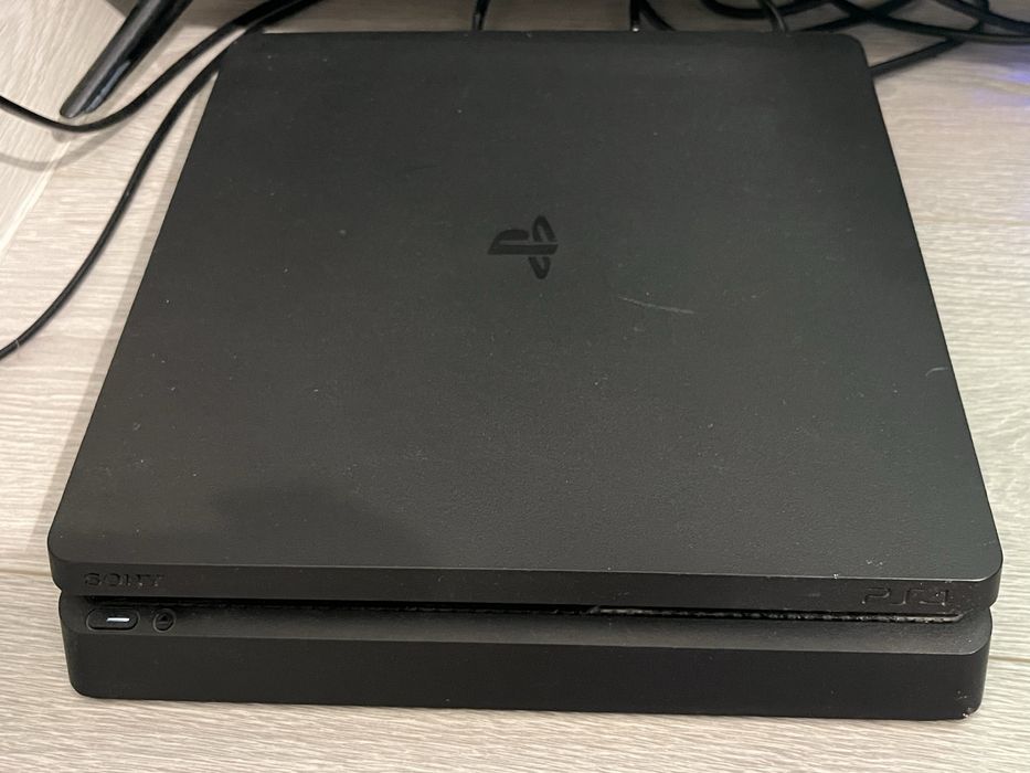 Продам Play Station 4 Slim 1 TB