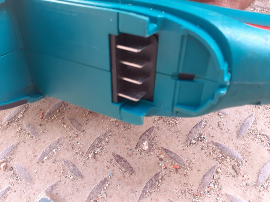 Foarfeca Tuns Gard Viu Bosch EasyHedgeCut 18v Doar Corp