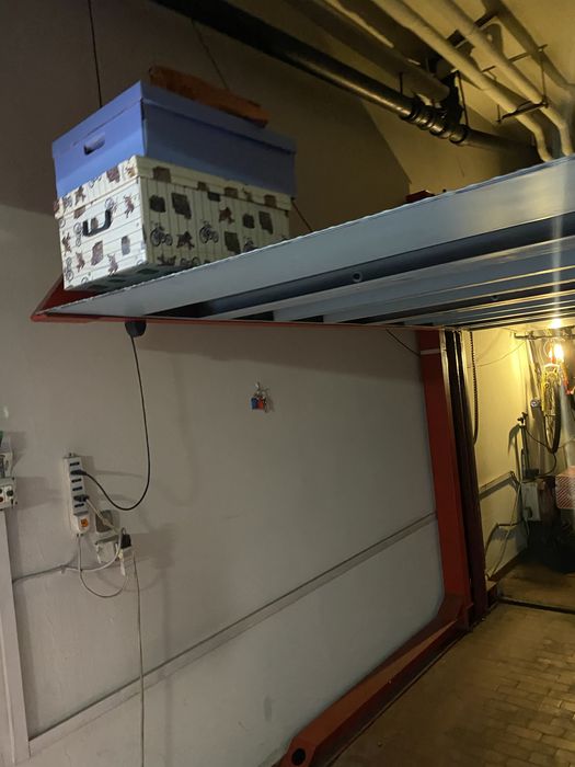 Elevator auto sau alte.