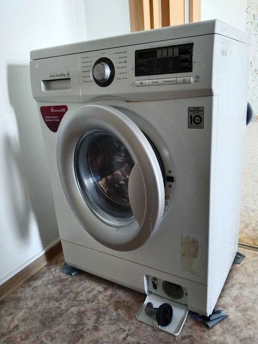 Продам стиральную машину LG