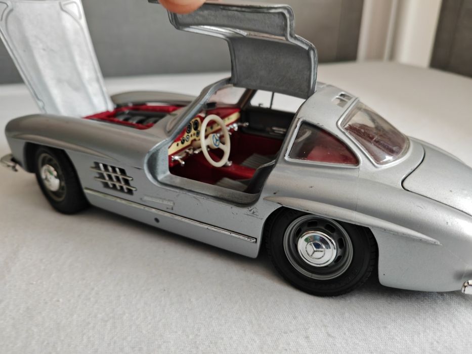 Macheta Mercedes 300 SL Burago 1/18