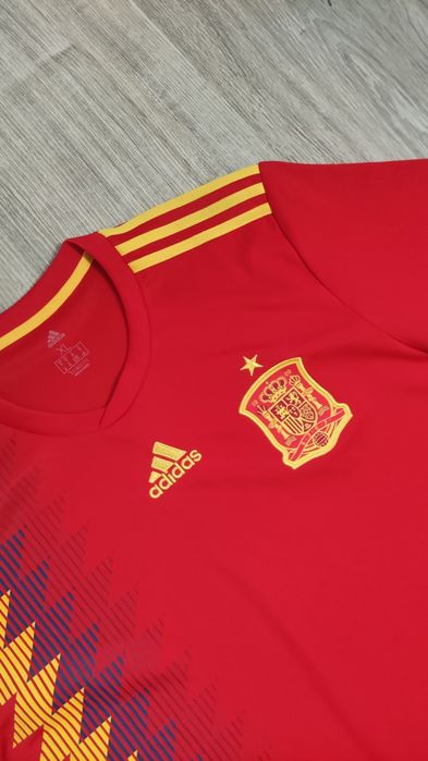 Adidas Spain XL Фланелка на Испания XL в отлично състояние