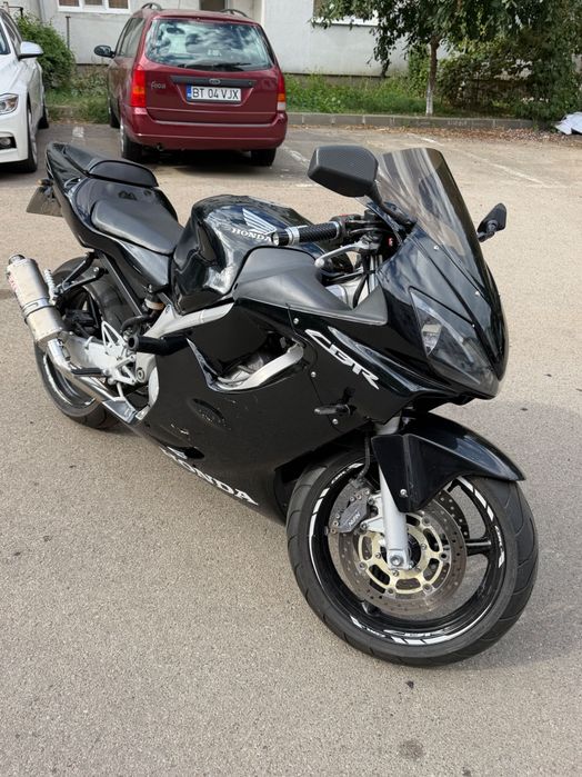 Vând Honda Cbr F4i