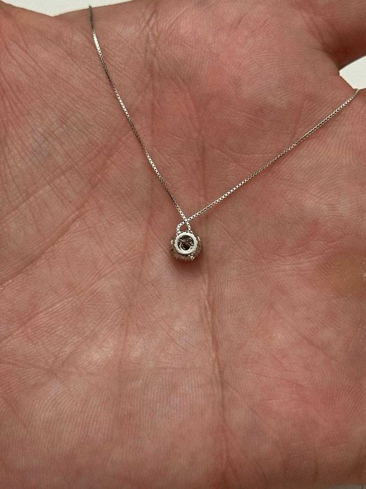 LANT + PANDANTIV AUR alb 18K + 9 Diamante - Model Floare - Nou !