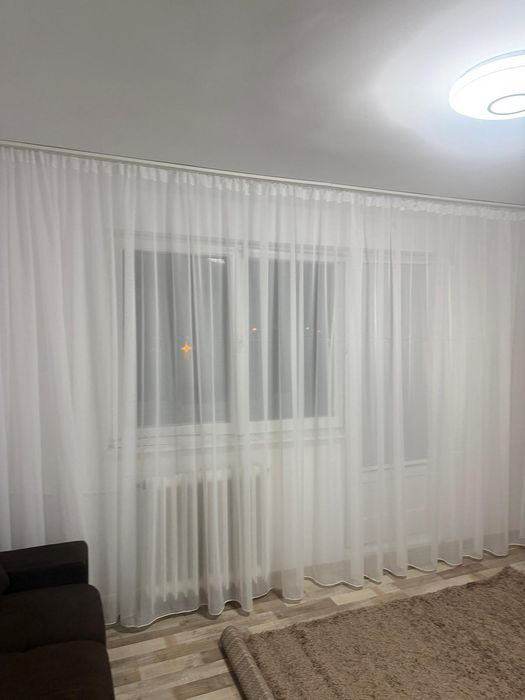 Închiriez apartament cu centrală o cameră