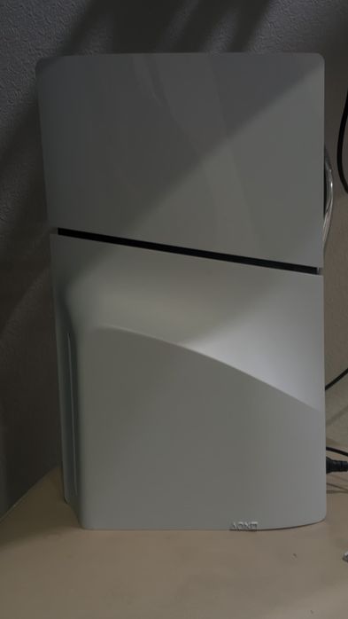 Продам плеистеишен 5 Слим 1 тб