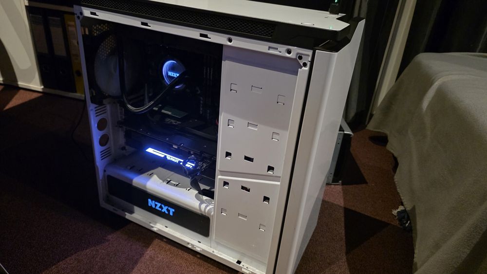 Настолен Компютър