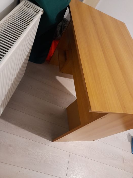 Vând birou în stare buna