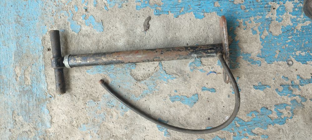 Насос для велосипеда.