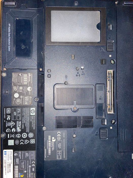 Laptop HP și Toshiba