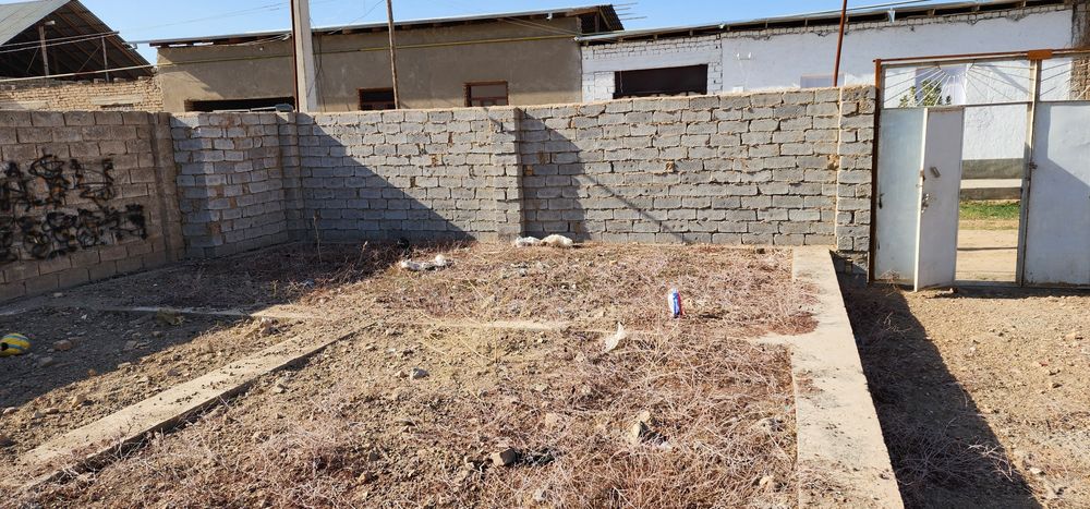 Yer sotiladi xamma xujjatlari joyida