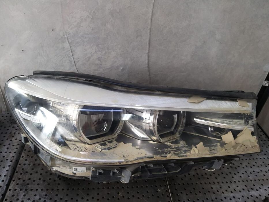 Far dreapta bmw seria 7 g11 PENTRU PIESE 8499224-01