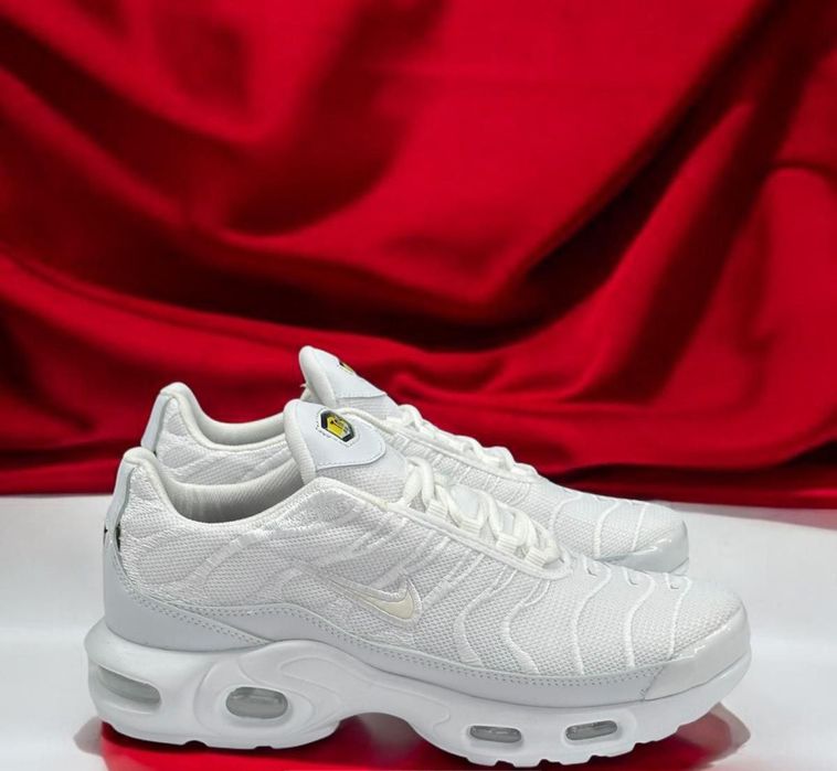 Adidasi nike universali