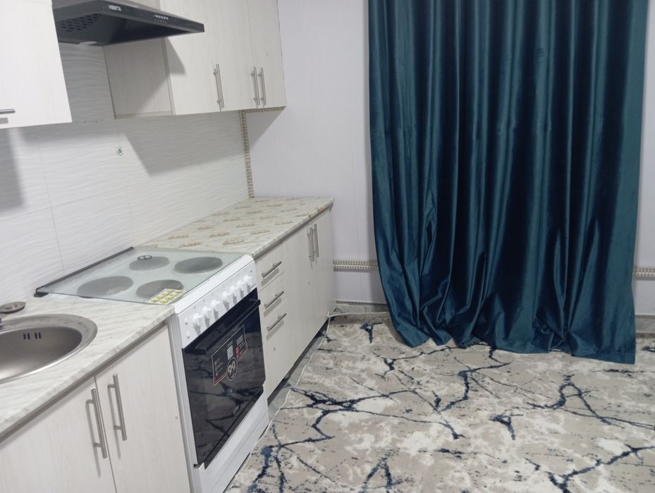 Elobot city 2 xonali kvartira ijaraga beriladii