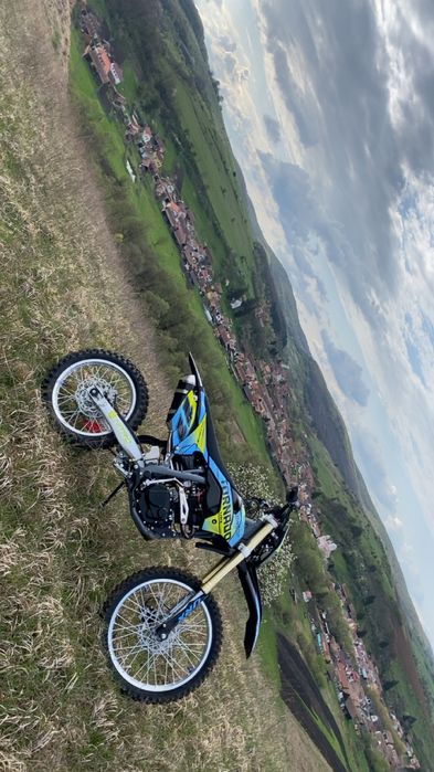 Vand (Cross 250cc) sau schimb cu Atv !