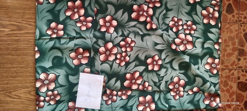 Отрезы тканей разных