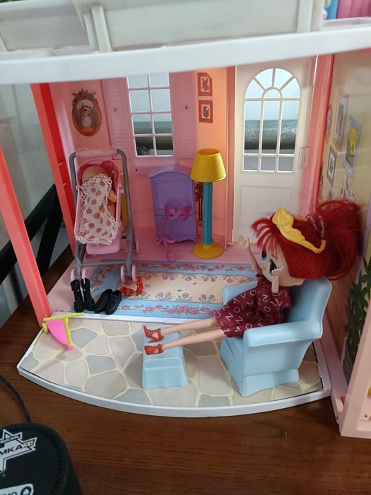 Продам кукольный домик